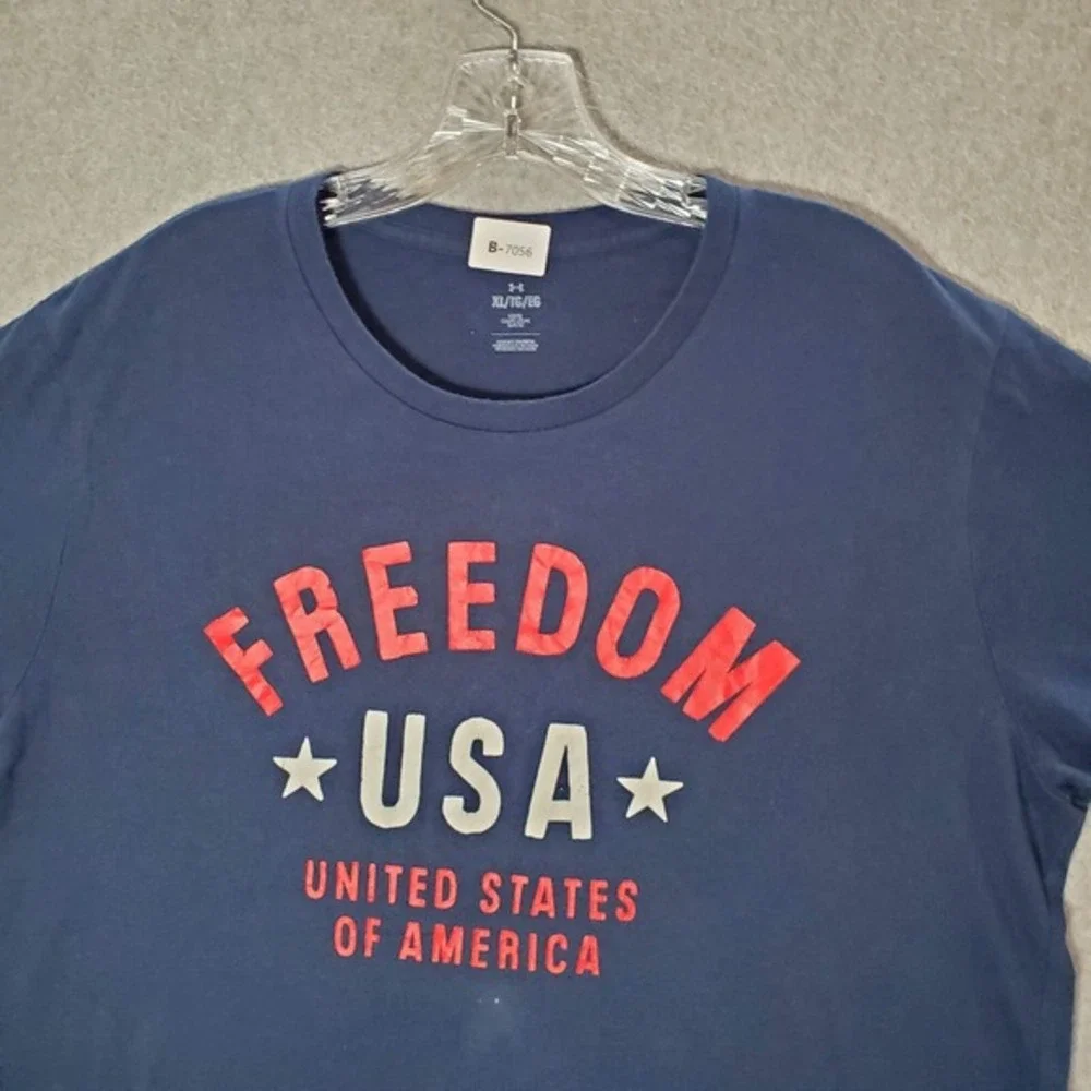 Under Armour Men Shirt XL Blue Freedom USA United States of America Flag Graphic